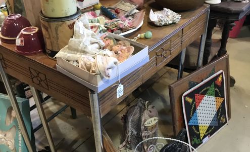 Blue Bird Hill Antiques