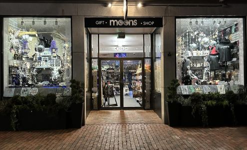 Moons Gift Shop