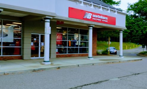 New Balance Factory Store Aurora Farms