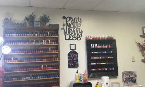 MERLE NORMAN COSMETICS STUDIO 111 W Pne Ave, Winnie Texas 77665