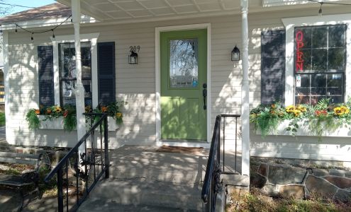 Aledo Advocats Clothes Closet