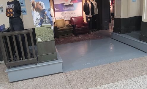 Hollister Co. Missoula