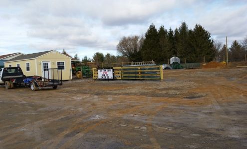 Dave's Farm Supply Maxwelton