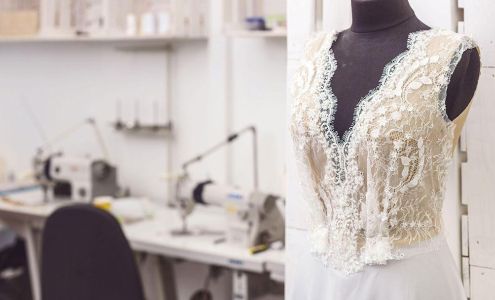 Shirley And Frida Seamstress