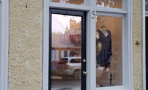 Le Boudoir - The Bra Fit Experts