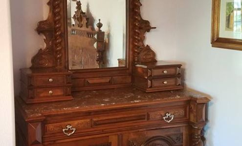 Kral's Furniture Repair And Refinishing Inc. Loma