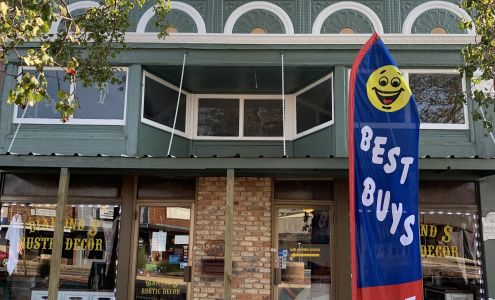 Diamond S Rustic Decor