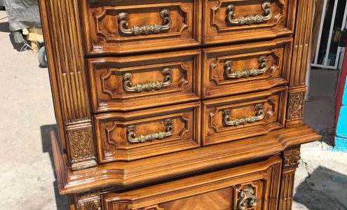 Leo's Furniture Sifuentes