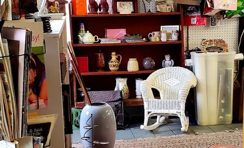 Jans Lost & Found Thrift Shop Morton