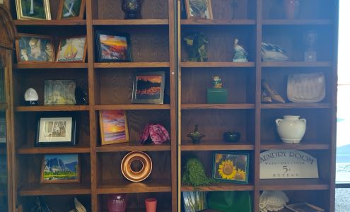 Community Closet (in TMM's Restore)