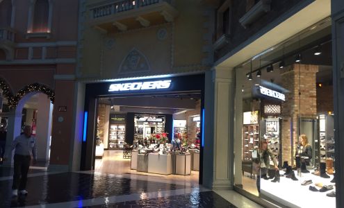 SKECHERS Retail