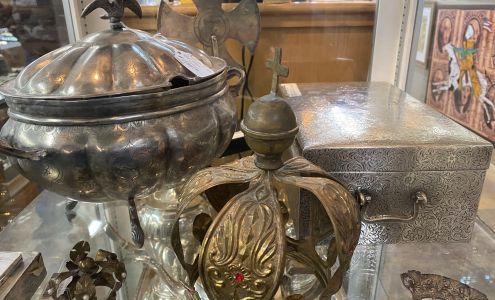 Stephen's A Consignment Gallery