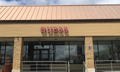 GUESS Factory