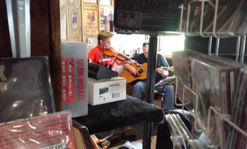 Village Music 15115 State Hwy 39, Stockton Missouri 65785