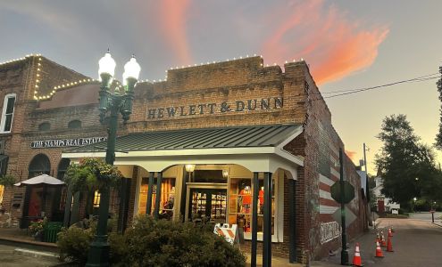 Hewlett & Dunn Boot & Jean Co.