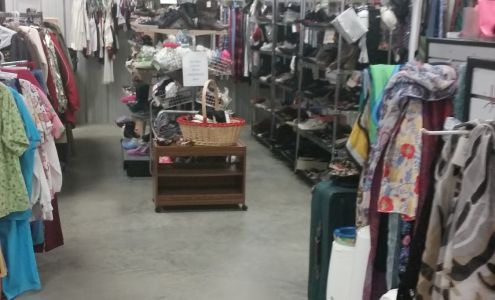 Helping Hands Thrift Store-Food Pantry Saint Elizabeth