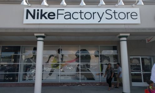 Nike Factory Store - Aurora Farms
