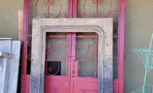 Southern Antiques and Accents