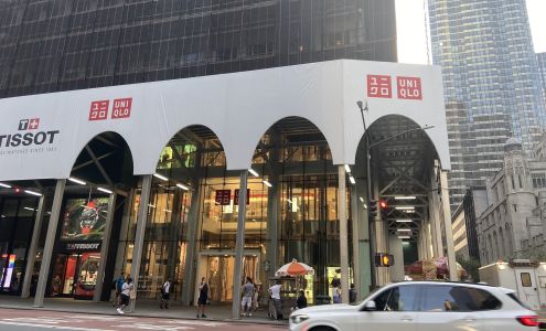 UNIQLO 5th Avenue