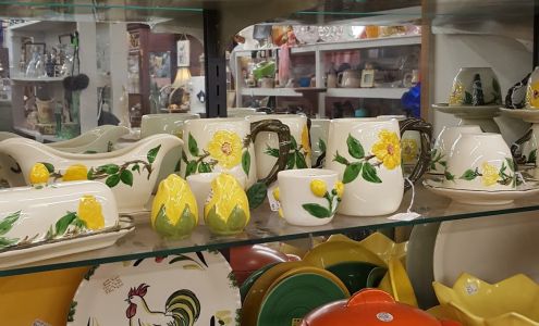 Frank's Collections & Antiques