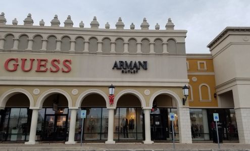 Giorgio Armani Outlet