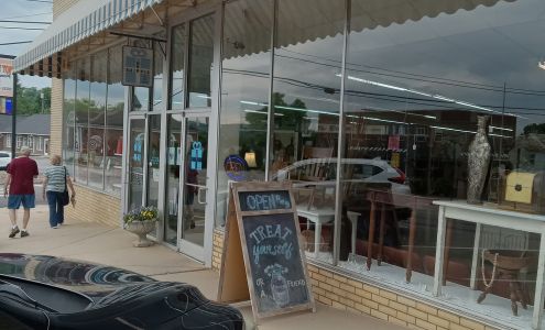 The Shoppes on the Square