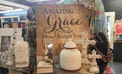 Bunch's Gifts & Apparel