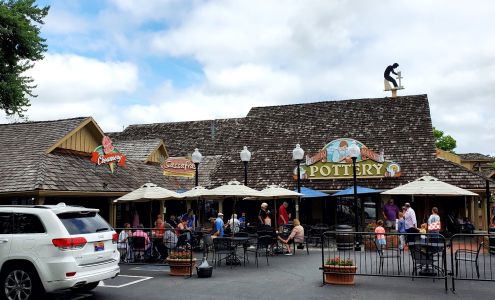 Sassafras Pigeon Forge