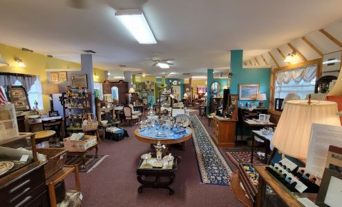 Flutterby Antiques Uniques