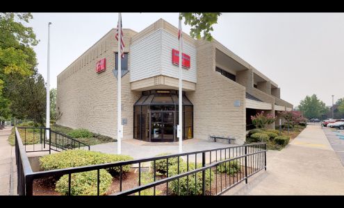 Bank of America (with Drive-thru ATM)