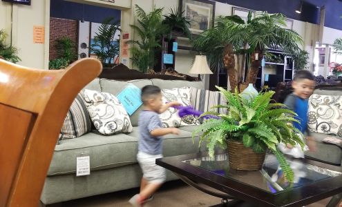 Serrano's Furniture Dinuba