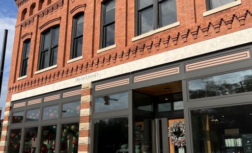 David Lindsey Clothier