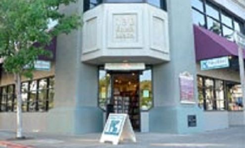 Many Rivers Books & Tea