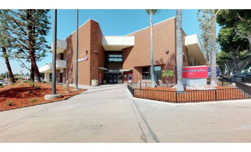 Bank of America (with Drive-thru ATM)