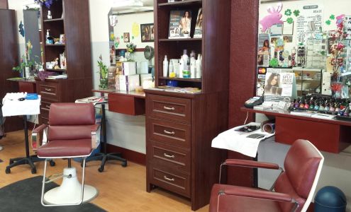 Ursula's Hair With A Flair