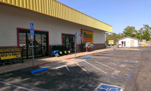 Meek's Lumber & Hardware - Chico