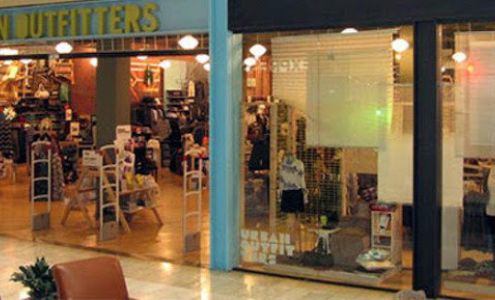 Urban Outfitters Thousand Oaks