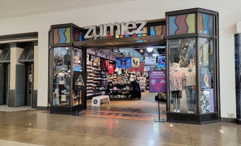 Zumiez