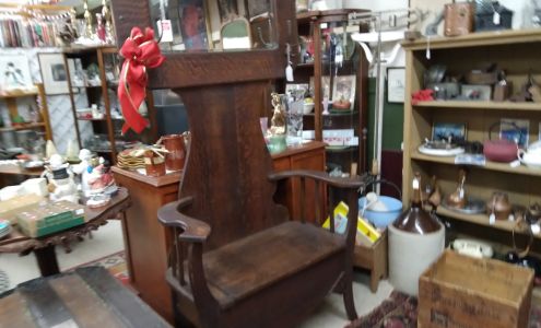 Holliston Antiques
