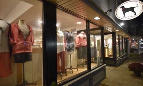 The Black Dog General Store - Circuit Ave Oak Bluffs