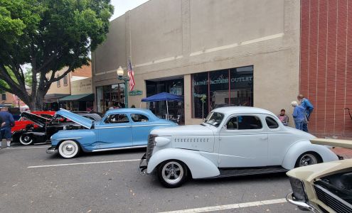 Cabinet Factories Outlet