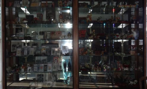 J J's Antiques Toys & BASEBALL Cards