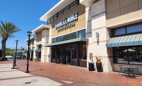 Barnes & Noble