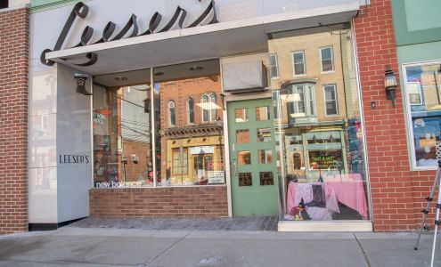 Leeser's Shoe Store