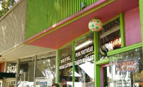 MEOWMEOWZ! Retro 80s Thrift Shop