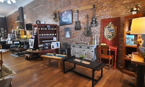 Full Circle Furniture & Gifts