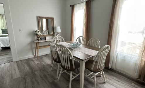 Landry's Furniture Barn Inc