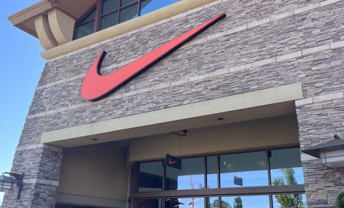 Nike Factory Store - Woodburn