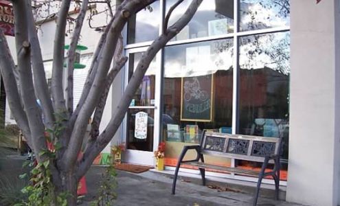 The Book Peddler White Salmon