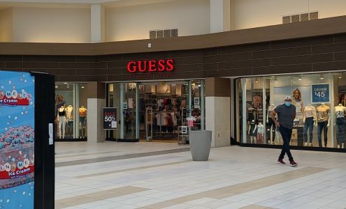 GUESS Factory